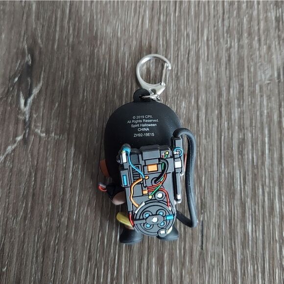 WINSTON ZEDDEMORE Keychain 2019 Spirit Halloween EXCLUSIVE Figural keyring Blind - Picture 2 of 5